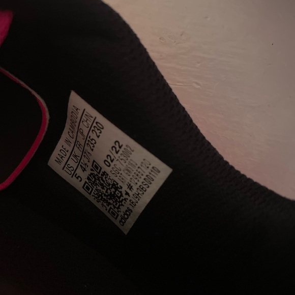 Adidas Pink Soccer Cleats - Picture 5 of 5